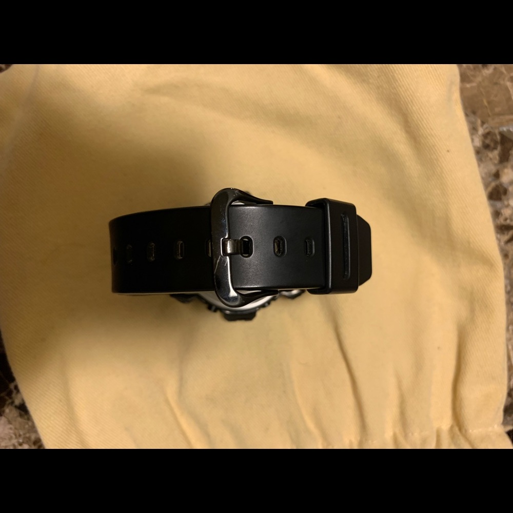 Watch - Picture 3 of 3